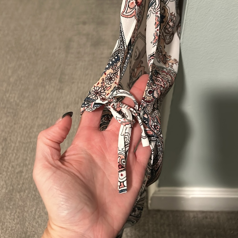 WHBM blouse - Picture 5 of 5